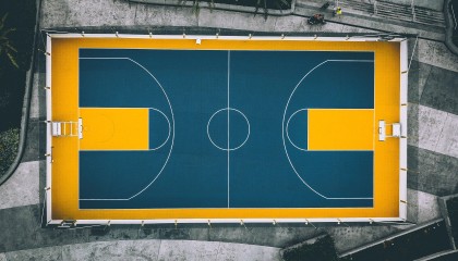 资深观察家警示国米，米兰德比需提防红黑军团闪电反击，平衡攻守是关键