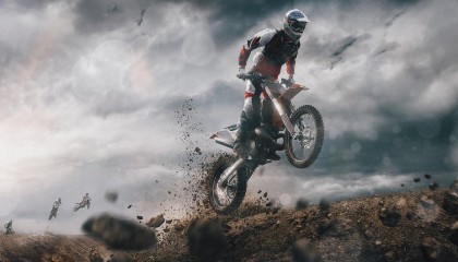 欧冠巅峰对决！拜仁vs皇马首发身价对比，银河战舰7.02亿欧碾压南大王5.2亿欧