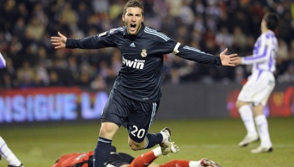 十四亿目光聚焦绿茵场，国际足联，是时候为中国足球亮起通行灯了！