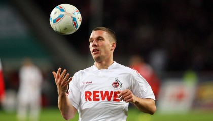 布伦特福德发布第二客场球衣，蓝调新装，深红点睛