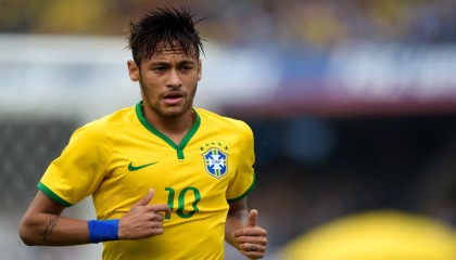 曼联轻松保级，阿莫林畏手畏脚战术成谜，英超赛季末的戏剧性转折